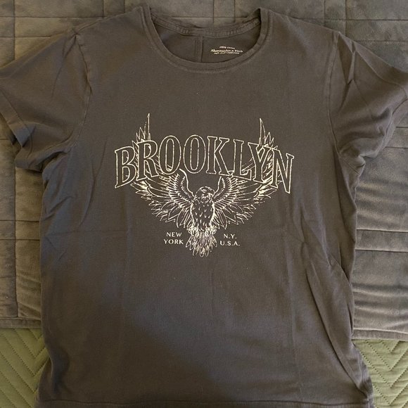 Abercrombie & Fitch Graphic Tee - Picture 1 of 2